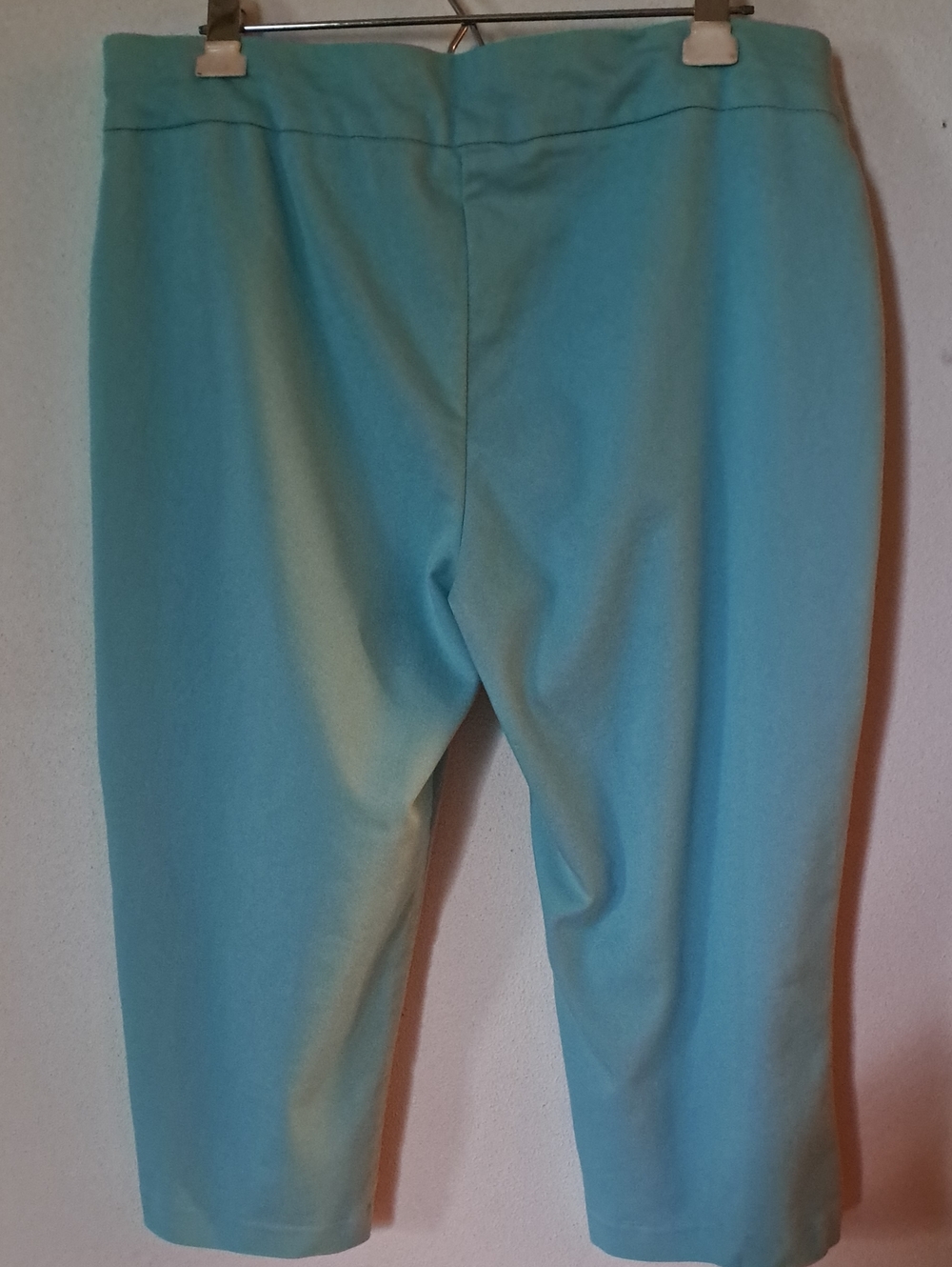 Croft & Barrow Aqua Capri Pants Size 16R - Picture 3 of 4